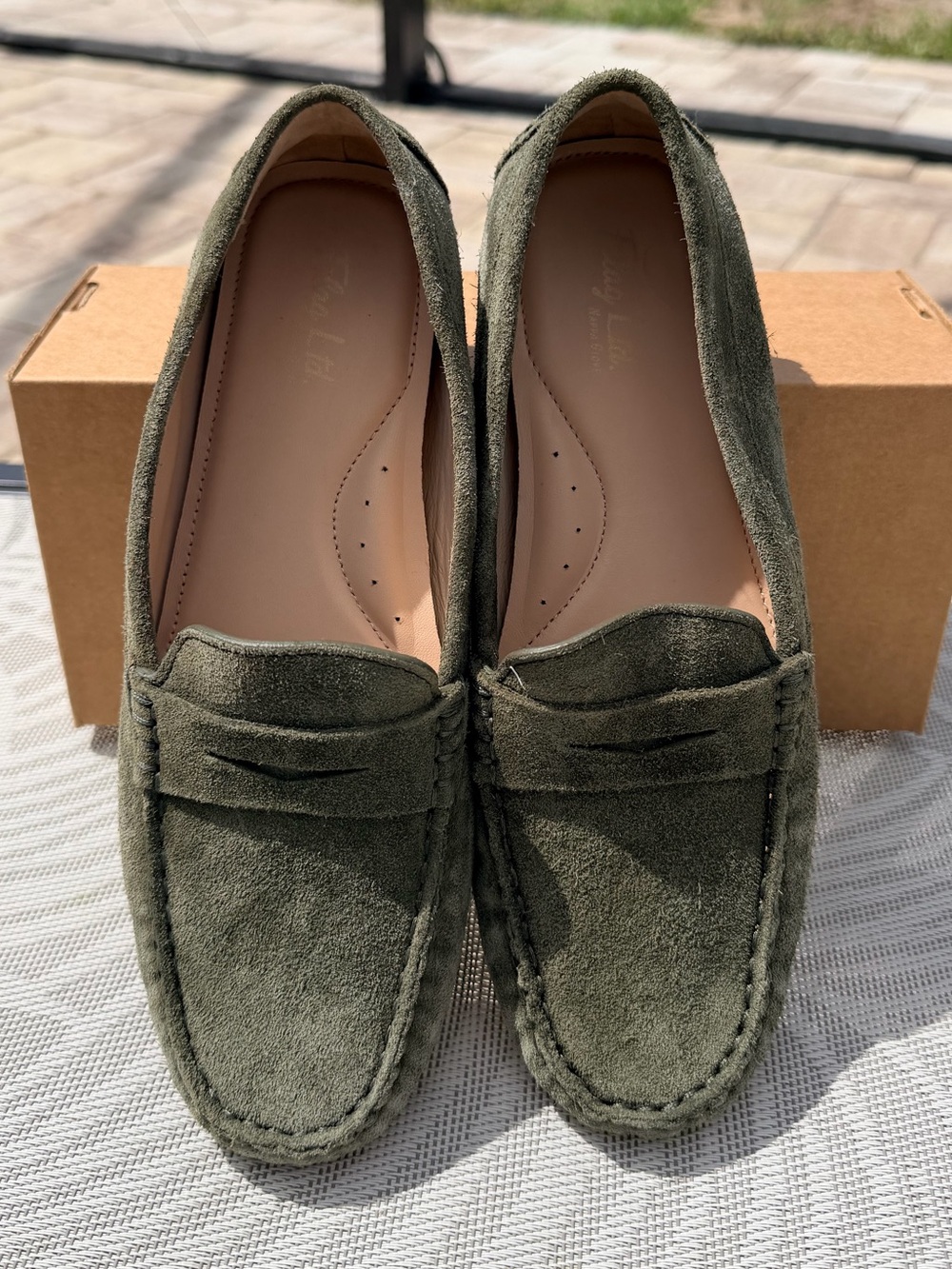 New FLAG LTD OLIVE GREEN SUEDE
 LOAFERS WOMENS SIZE 9
